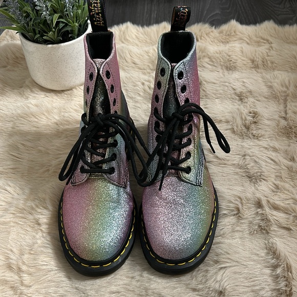 Dr. Martens Boots 🌈 - Picture 2 of 8